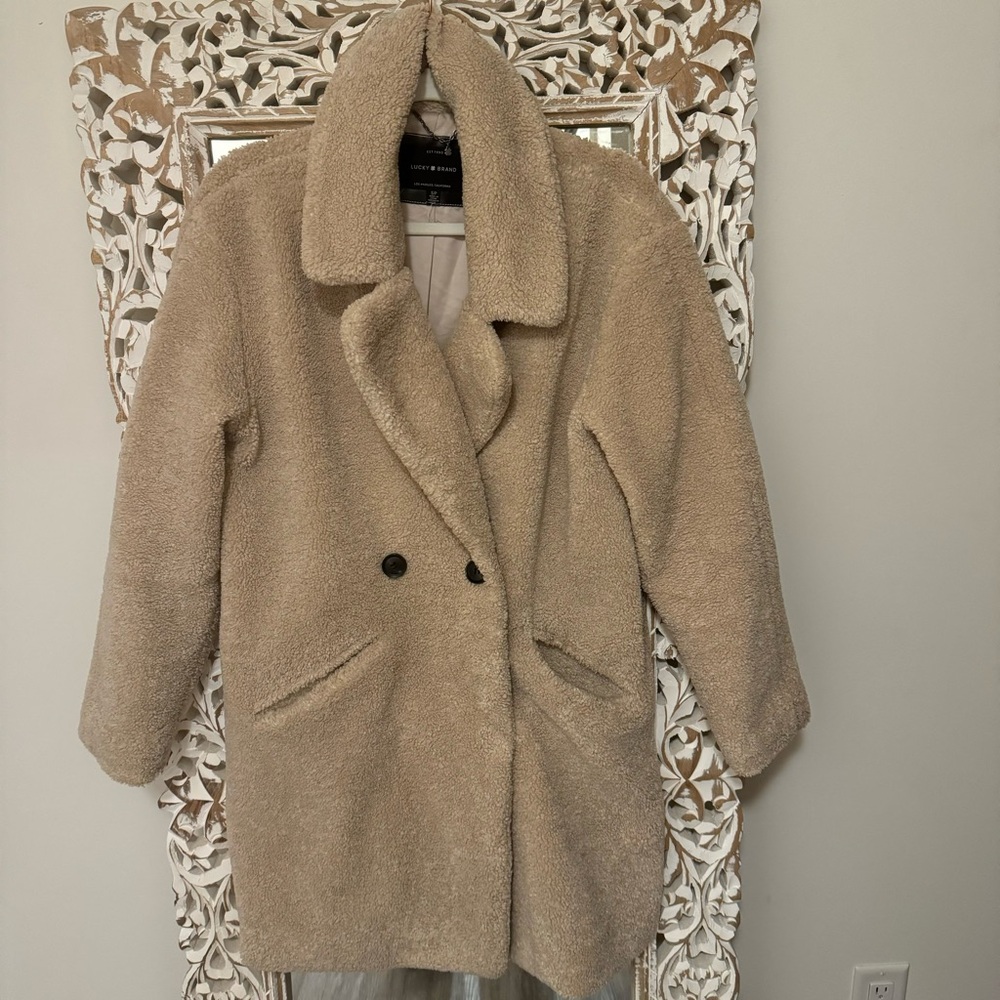 Teddy Peacoat